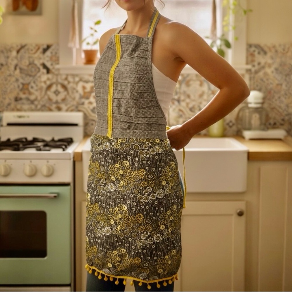 Sur La Table Cotton Apron Retro MCM Cottage Farm Yellow Floral Halter Pom-Pom